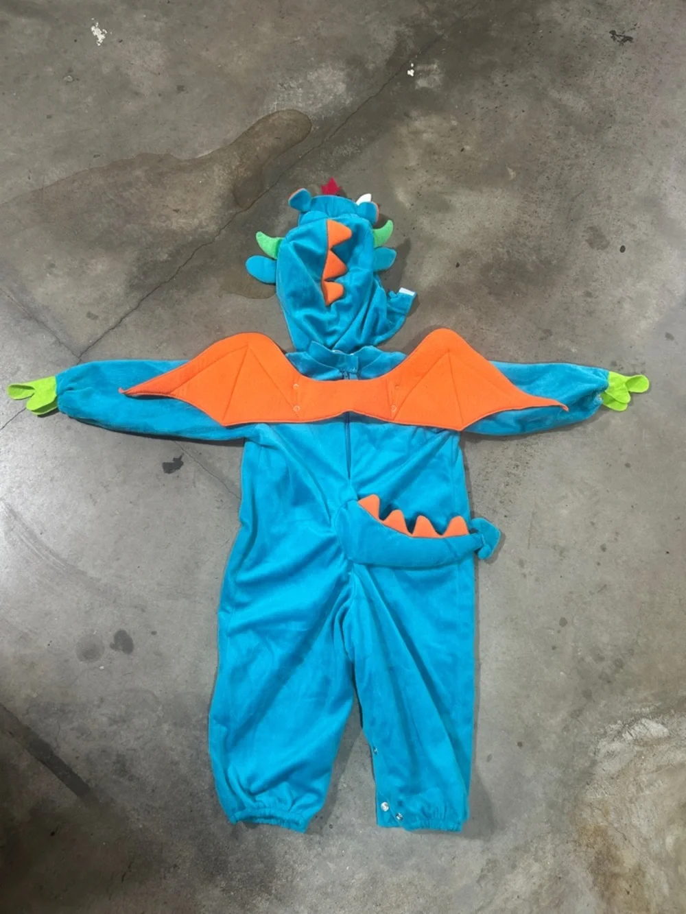 Incharacter Costumes has green